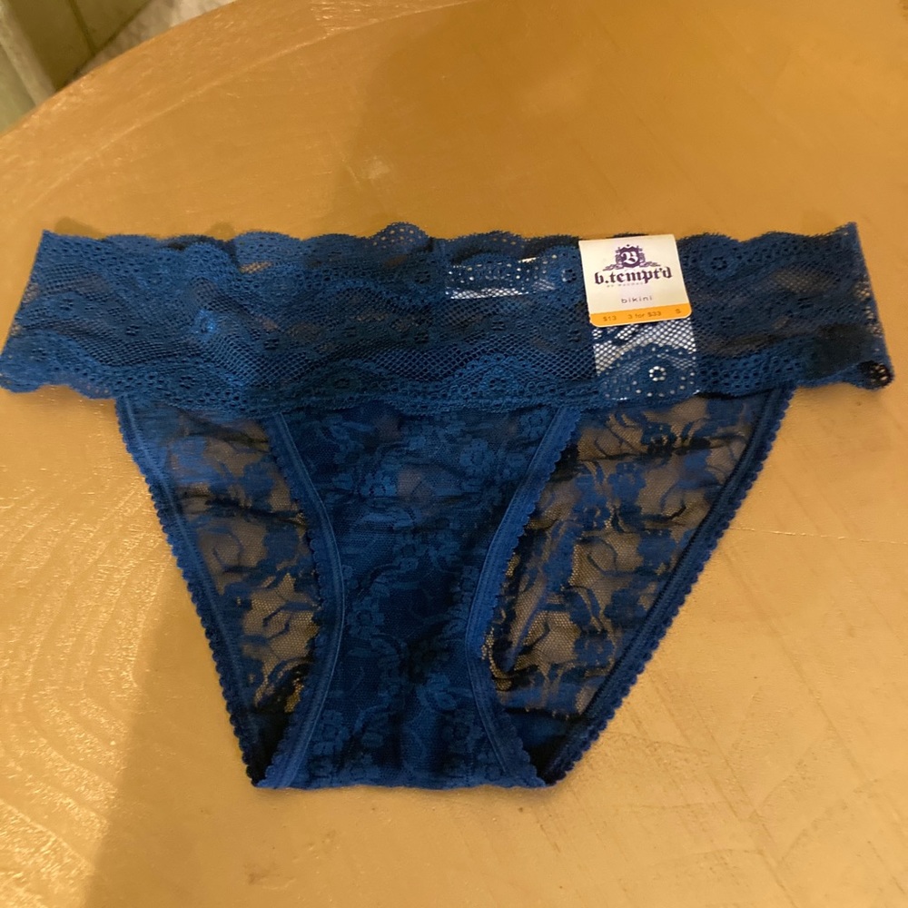 2 panties, be tempted and Calvin Klein